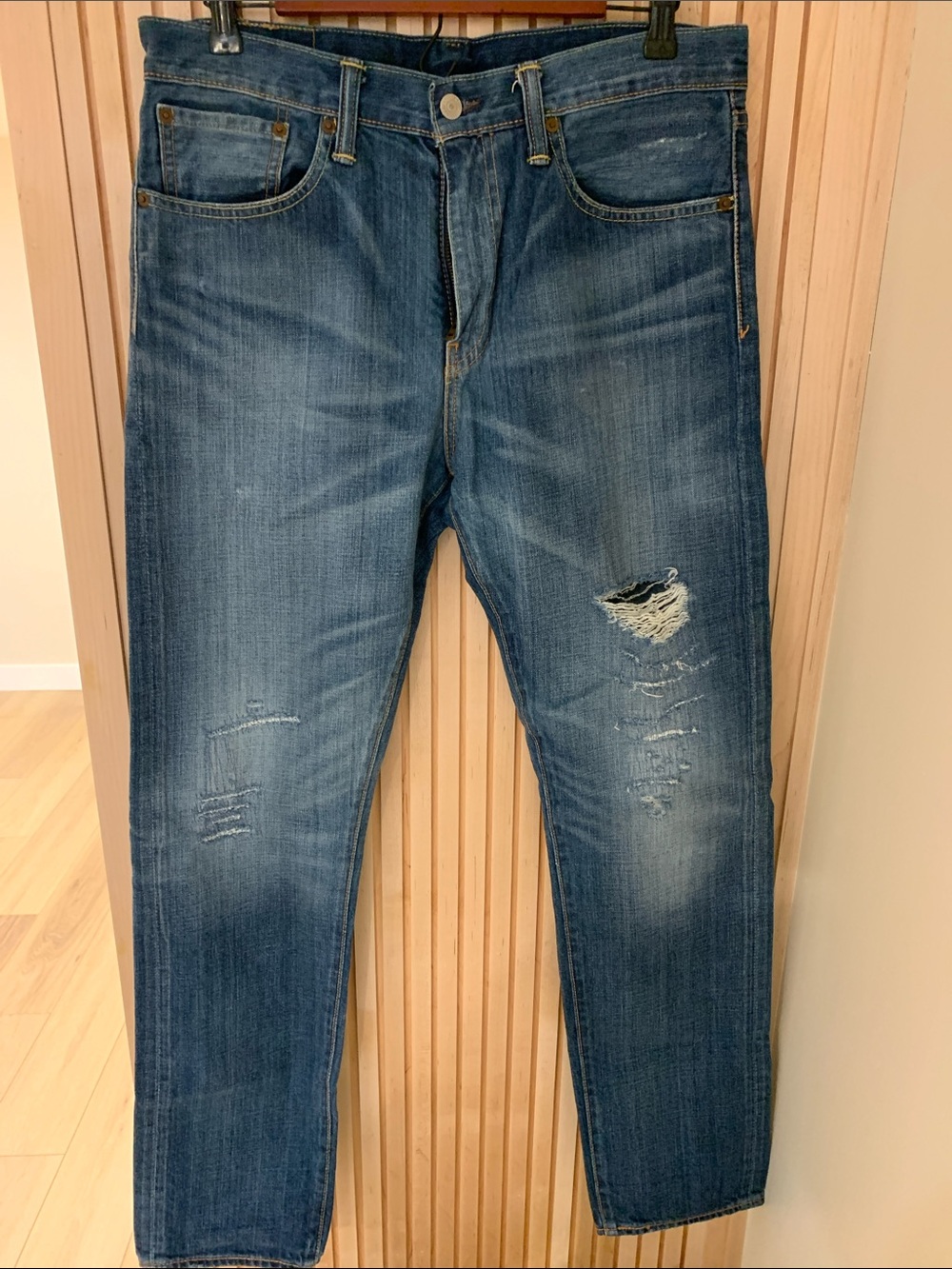 Levi's Men's Medium Blue Straight Leg Jeans